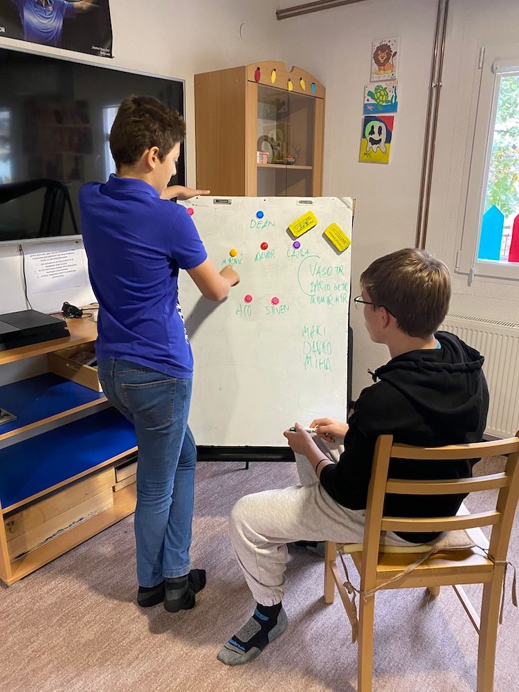 1761759565759500 copy.jpg